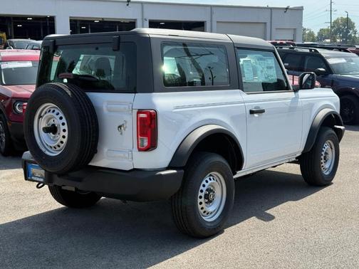 2025 Ford Bronco Base