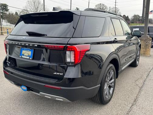 Agate Black Metallic 2025 Ford Explorer Active 4WD
