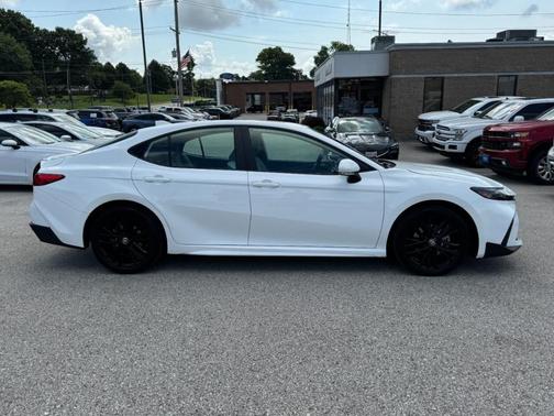 White 2025 Toyota Camry SE