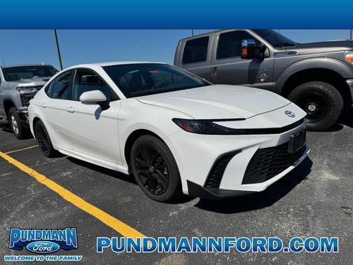 White 2025 Toyota Camry SE