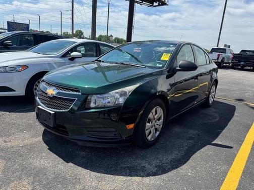 Rainforest Green Metallic 2014 Chevrolet Cruze LS