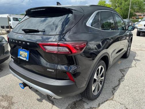 2025 Ford Escape Platinum