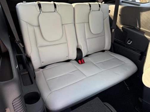 2025 Ford Explorer Platinum 4WD