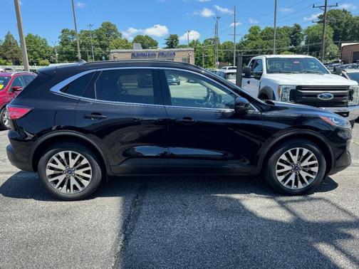 Agate Black Metallic 2020 Ford Escape Titanium