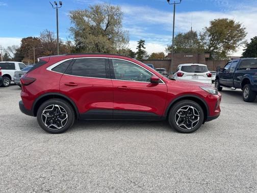 2026 Ford Escape Platinum AWD