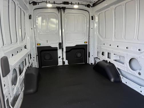 2026 Ford Transit-250 148 WB Medium Roof Cargo