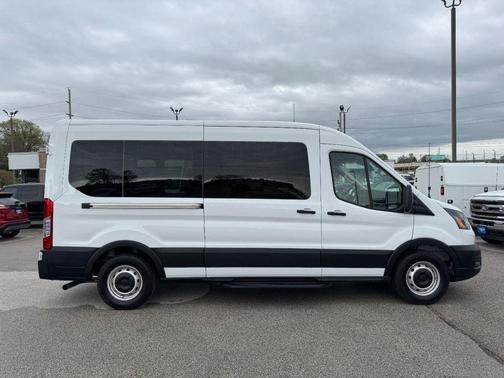 Oxford White 2025 Ford Transit-350 XL