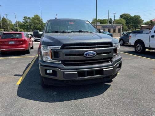 Magnetic Metallic 2018 Ford F-150 XLT