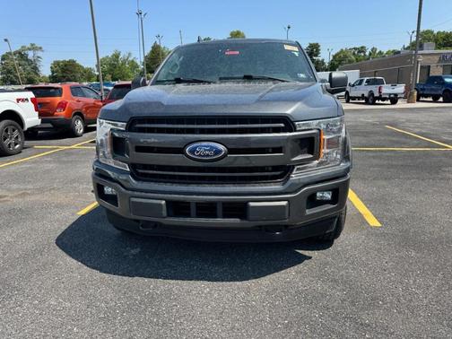 Magnetic Metallic 2018 Ford F-150 XLT