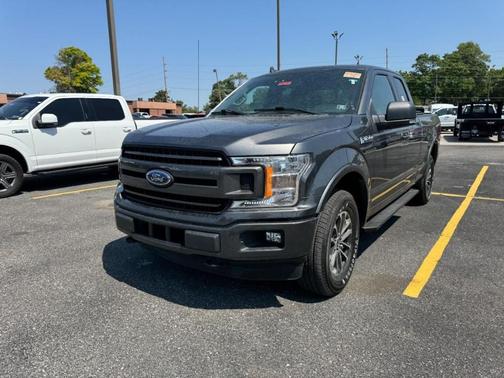 Magnetic Metallic 2018 Ford F-150 XLT