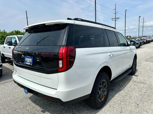 Oxford White 2026 Ford Expedition Tremor