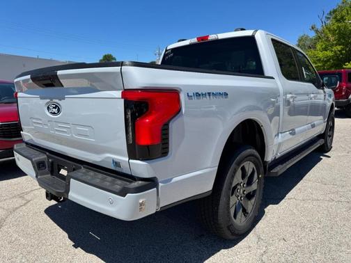 2025 Ford F-150 Lightning Flash