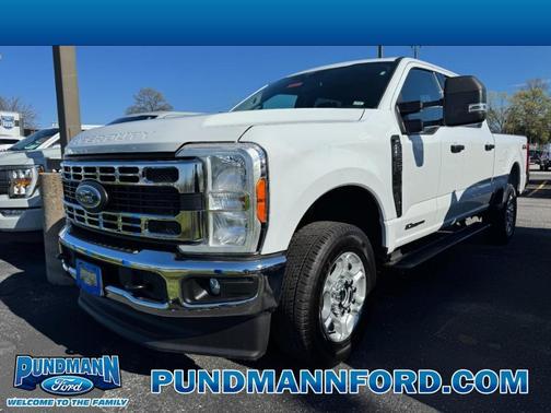 Oxford White 2025 Ford F-250 XLT