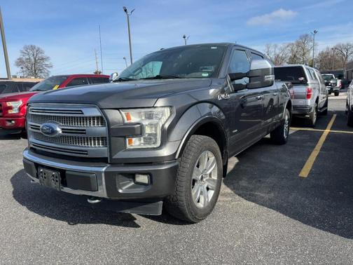 Magnetic Metallic 2017 Ford F-150 Platinum