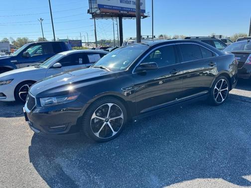 Shadow Black 2016 Ford Taurus SHO
