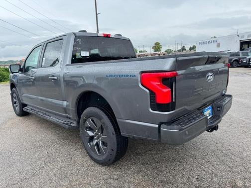 2025 Ford F-150 Lightning Flash