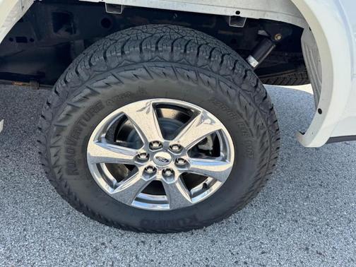 White Platinum Tri-Coat Metallic 2019 Ford F-150 Lariat