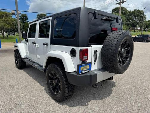 Bright White 2015 Jeep Wrangler Unlimited Sahara