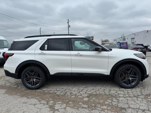 2025 Ford Explorer ST-Line 4WD