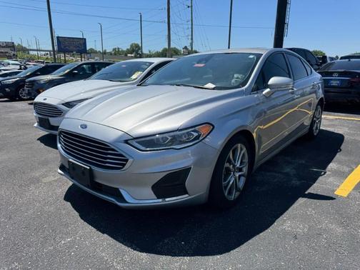 Iconic Silver Metallic 2020 Ford Fusion SEL