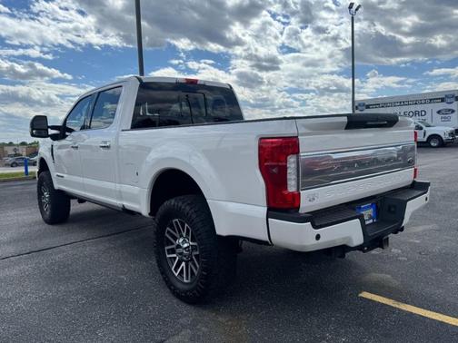 White Platinum Tri-Coat Metallic 2017 Ford F-250 Platinum