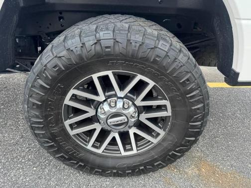 White Platinum Tri-Coat Metallic 2017 Ford F-250 Platinum
