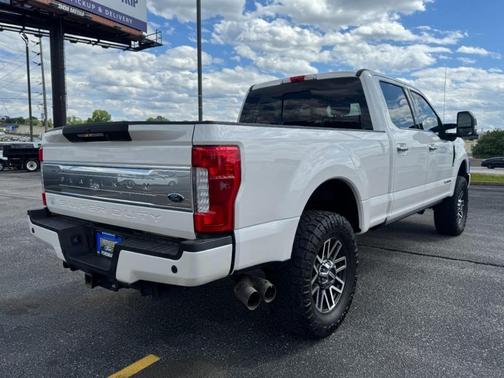 White Platinum Tri-Coat Metallic 2017 Ford F-250 Platinum