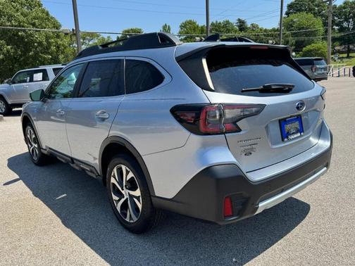 Ice Silver Metallic 2022 Subaru Outback Limited