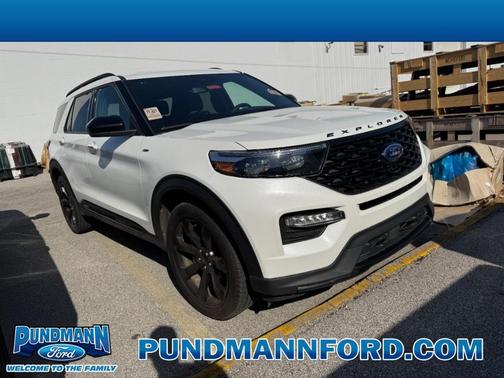 White Tri-Coat 2024 Ford Explorer ST-Line