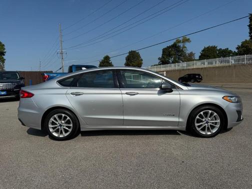 2019 Ford Fusion Hybrid SE