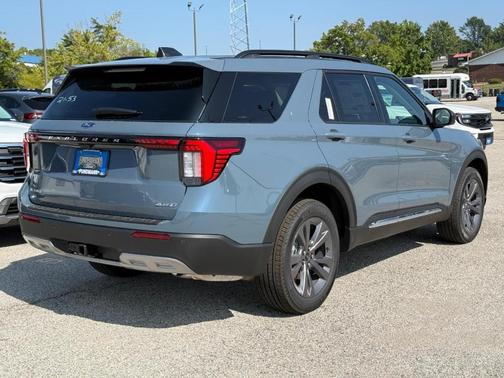 2025 Ford Explorer Active 4WD