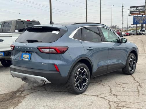 2026 Ford Escape Platinum AWD