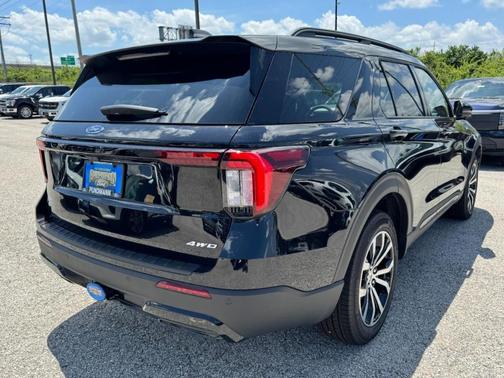 2025 Ford Explorer ST-Line 4WD