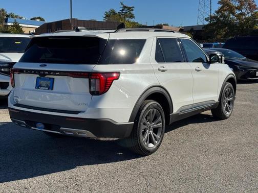 2025 Ford Explorer Active 4WD