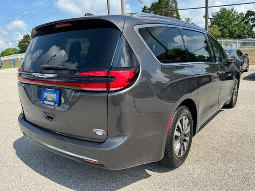 Granite Crystal Clearcoat Metallic 2021 Chrysler Pacifica Touring-L