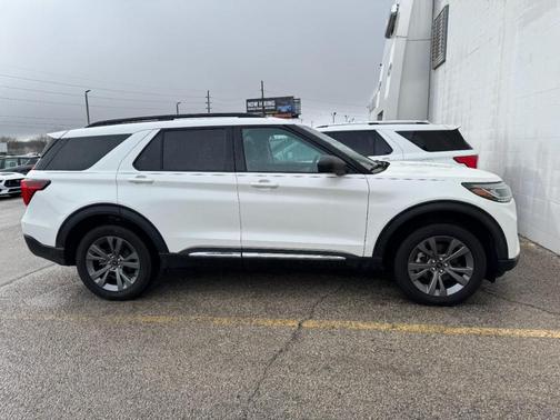 2025 Ford Explorer Active 4WD