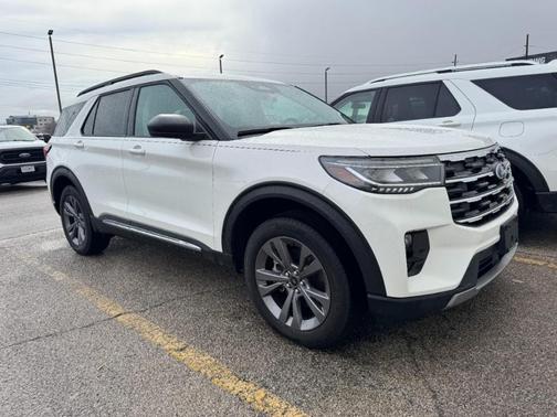 2025 Ford Explorer Active 4WD