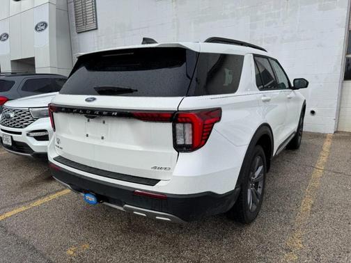 2025 Ford Explorer Active 4WD