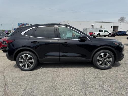 2025 Ford Escape Platinum