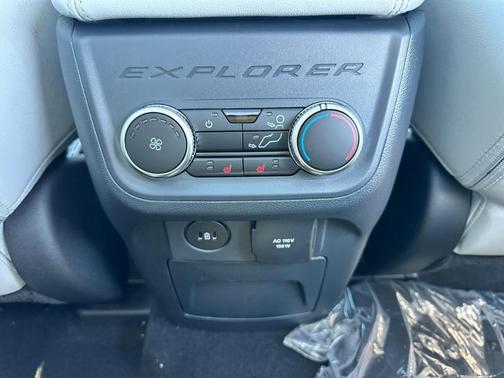 White Tri-Coat 2026 Ford Explorer Platinum