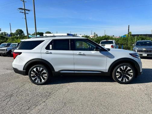 White Tri-Coat 2026 Ford Explorer Platinum