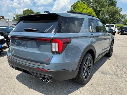 2025 Ford Explorer ST 4WD