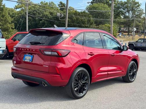 2025 Ford Escape ST-Line Elite