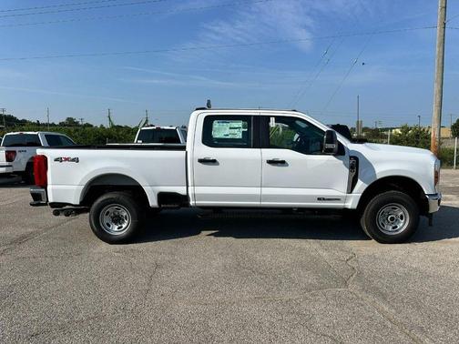 Oxford White 2026 Ford F-250 XL