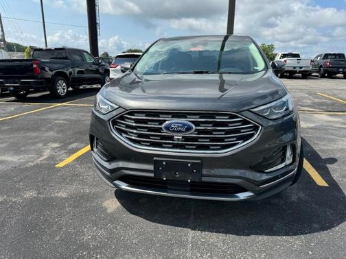 Magnetic Metallic 2019 Ford Edge Titanium