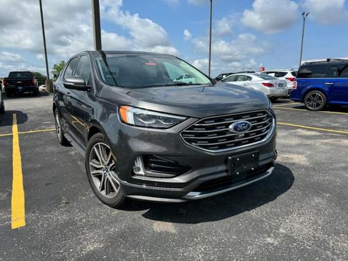 Magnetic Metallic 2019 Ford Edge Titanium
