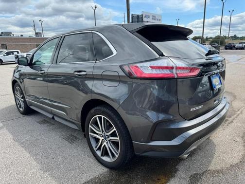 Magnetic 2019 Ford Edge Titanium