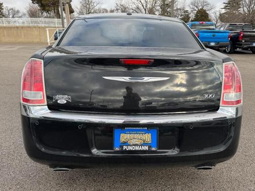 2011 Chrysler 300 Limited