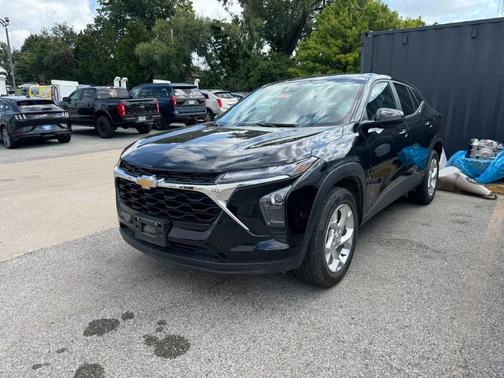 Black Metallic 2025 Chevrolet Trax LS