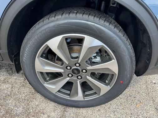 2025 Ford Escape Platinum